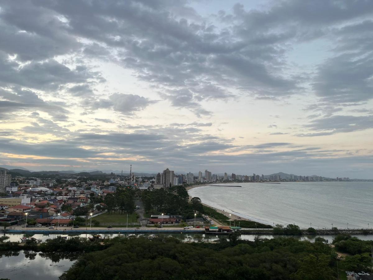 Apartamento Novo Frente Mar Com Piscina Em Home Club ペーニャ エクステリア 写真